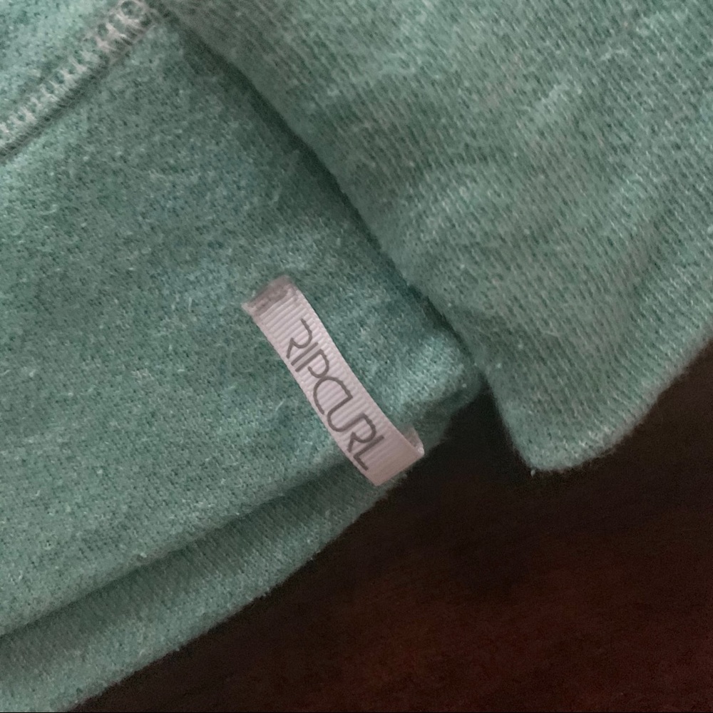 RIP CURL || Crew Neck Sweater - Picture 2 of 4